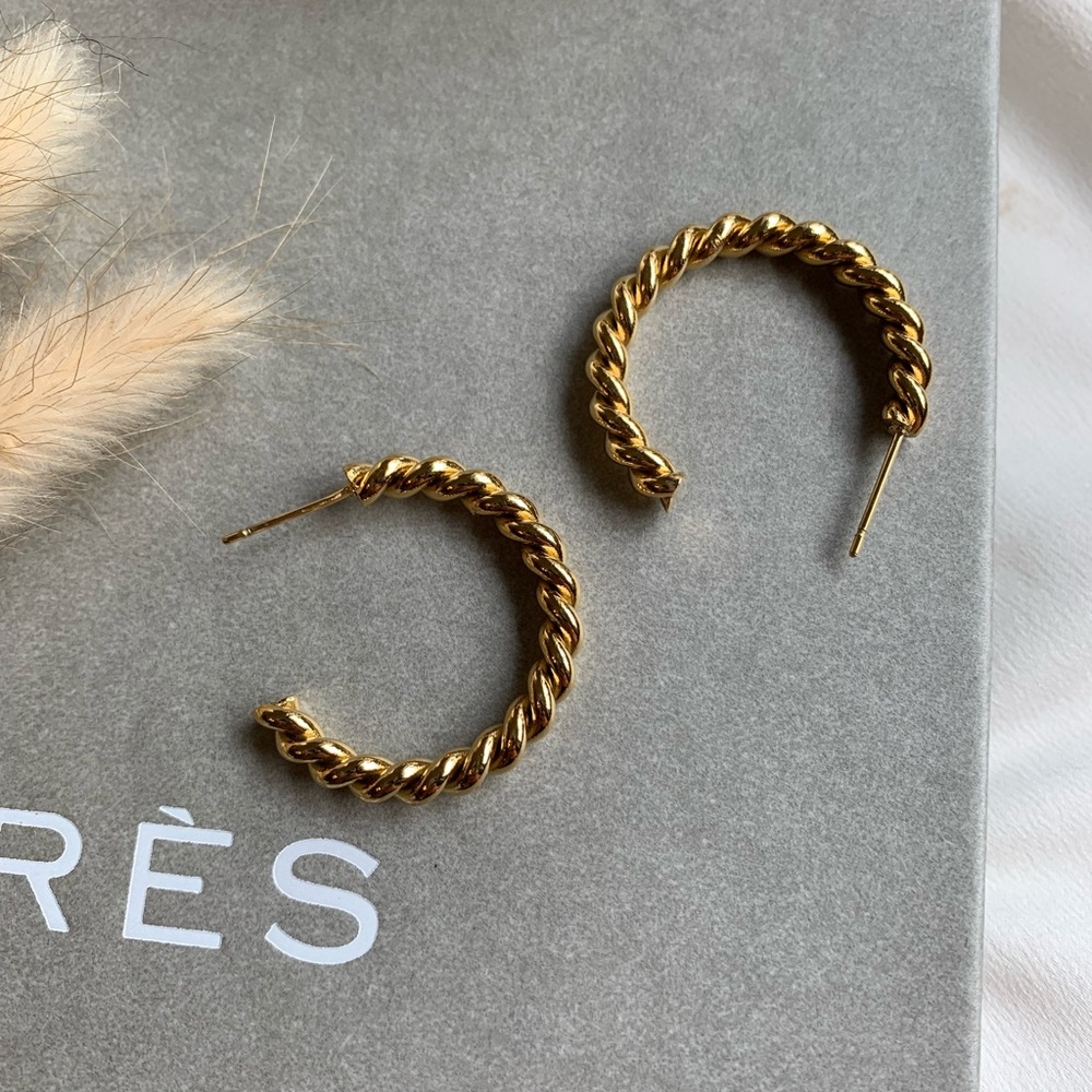 18k Gold Vintage Twist Hoop Earrings